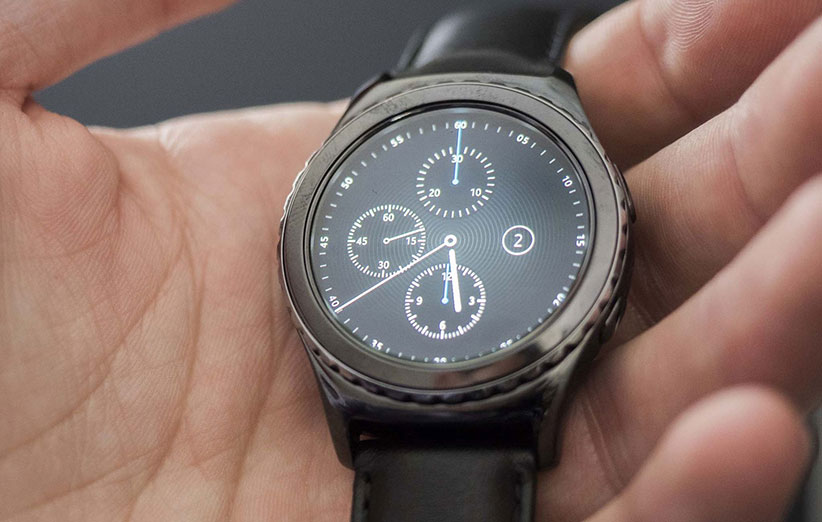 تصویر یکی از مدل‌های ساعت هوشمند GEAR S3 سامسونگ را ببینید