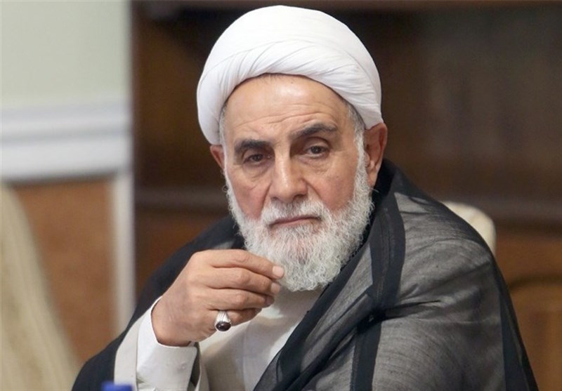 ناطق‌نوری: به احمدی‌نژاد گفتم یا سوادت خیلی بالاست یا روی ابرها هستی، قهر کرد و رفت/افراطی نیستم