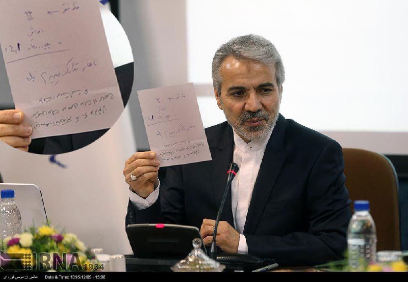 خبر ساز شدن یک کاغذ در دست سخنگوی دولت