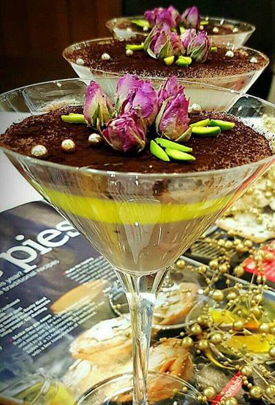 طرز تهیه فرنی سه رنگ