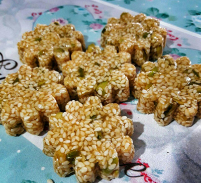 طرز تهیه سوهان کنجدی