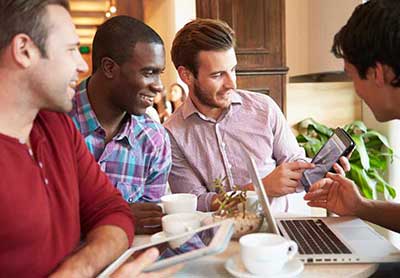 چگونه در بزرگسالی برای خود دوست جدید پیدا کنیم؟