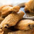 بال مرغ با سس سیر و عسل